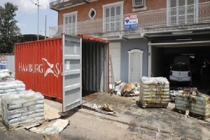 Paraguay phát hiện ít nhất 7 thi thể mục rữa trong container