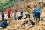 Đau xót 1 trẻ sơ sinh cùng 3 người thân qua đời vì sạt lở ở Quảng Nam: An táng tập thể theo hộ gia đình