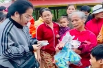 Người vợ giấu chồng ủng hộ 1,5 tỷ giúp đỡ bà con miền Trung: 'Mình phá sổ tiết kiệm đi mua đồ đạc trong 1 ngày, chuẩn bị rồi đi luôn'