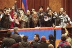Chủ tịch quốc hội Armenia bị đánh bất tỉnh