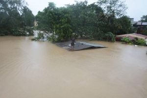 Philippines phải dùng cả xe đổ bộ tấn công để cứu hộ trong bão Vamco