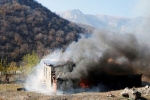 Người Armenia tự tay đốt nhà trước khi Azerbaijan vào tiếp quản