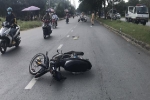 Trung tá CSGT ở Sài Gòn bị thanh niên lái xe máy tông nhập viện
