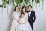 Con gái của 'cô dâu 62 tuổi' Thu Sao chiếm spotlight trong ảnh chụp gia đình