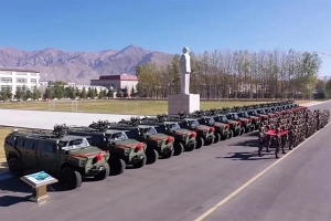 Trung Quốc đưa thiết giáp 'Humvee nhái' lên biên giới với Ấn Độ