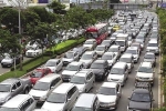 Hà Nội và TP.HCM tìm cách giảm ùn tắc giao thông: Loay hoay bài toán thu phí phương tiện vào nội đô