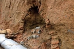 Đào đất làm mương nước phát hiện ngôi mộ cổ hình dáng kỳ bí 2000 năm tuổi
