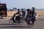 CLIP: Hàng chục thanh niên đầu trần, bốc đầu phóng xe máy ầm ầm ở Sầm Sơn