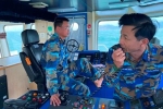 Lữ đoàn Tàu ngầm 189 Hải quân cứu hộ tàu nước ngoài gặp nạn