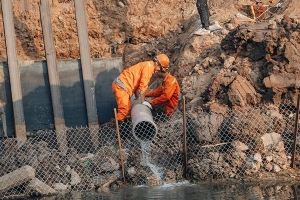 Lắp đặt hệ thống cống ngầm được kỳ vọng 'hồi sinh' sông Tô Lịch