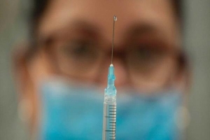 Úc: Dừng thử nghiệm vắc-xin Covid-19 vì cho kết quả... dương tính HIV giả