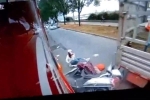 Clip: Cố tình vượt ẩu, người phụ nữ suýt bỏ mạng vì kẹp giữa 2 xe tải
