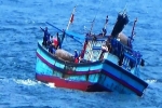 Nhiều tàu cá Bình Định gặp nạn, 2 ngư dân mất tích