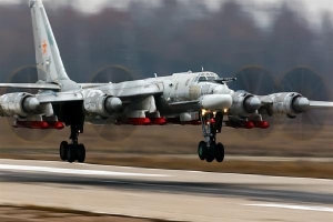 Tu-95MS lừa phòng thủ đối phương bằng UAV công nghệ cao