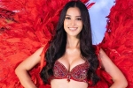 Hoa hậu Tiểu Vy: 'Gợi cảm không phải là hào phóng phơi bày cơ thể'