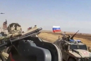 Clip: Pha đối đầu nghẹt thở trong cuộc chạm trán xe Mỹ - Nga ở Syria