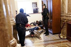 Bạo loạn bầu cử Mỹ: 4 người thiệt mạng trong tòa nhà Quốc hội