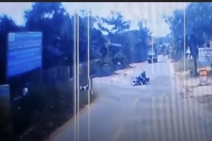 Phẫn nộ với clip bị hành hung sau va chạm giao thông ở Bình Phước