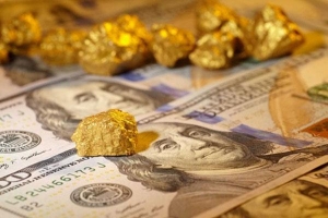 Nên giữ USD hay vàng trong năm 2021?