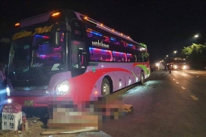 Gia Lai: Va chạm với xe khách, 2 mẹ con tử vong tại chỗ