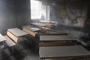 Cháy lớp học, hàng trăm học sinh tiểu học sơ tán