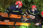 Clip: Nghẹt thở cứu thanh niên nằm bất động dưới vực sâu tại bán đảo Sơn Trà