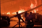 Công ty sản xuất đồ gỗ bất ngờ cháy lớn, hàng ngàn m2 nhà xưởng bị thiêu rụi