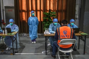 Trung Quốc triệt phá đường dây chế vaccine Covid-19 giả