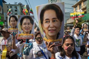 'Binh biến nổ ra như vết thương cũ trở về với người dân Myanmar'
