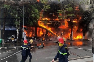 Bà hỏa thiêu rụi nhà hàng lớn giữa trung tâm TP Hải Phòng