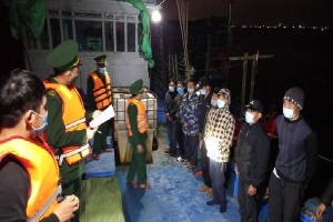 Đi đánh cá từ vùng biển Vân Đồn về, 11 ngư dân Thanh Hóa cũng phải cách ly ngừa Covid-19