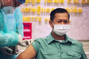 Con trai ông Hun Sen được tiêm vaccine Covid-19 của Trung Quốc