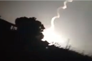 Bầu trời Syria rực lửa: Nga đánh chặn tên lửa tấn công vào căn cứ