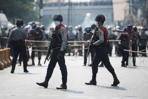 Người biểu tình Myanmar tử vong sau khi bị cảnh sát bắn vào đầu