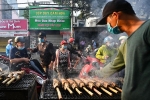 Cá lóc nướng đắt khách ngày vía Thần Tài ở TP.HCM