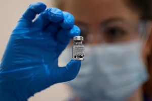 Cuộc chạy đua 'sống còn' giữa vaccine và các biến chủng virus mới