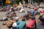 Cảnh sát Myanmar nổ súng vào đám đông biểu tình, 9 người chết