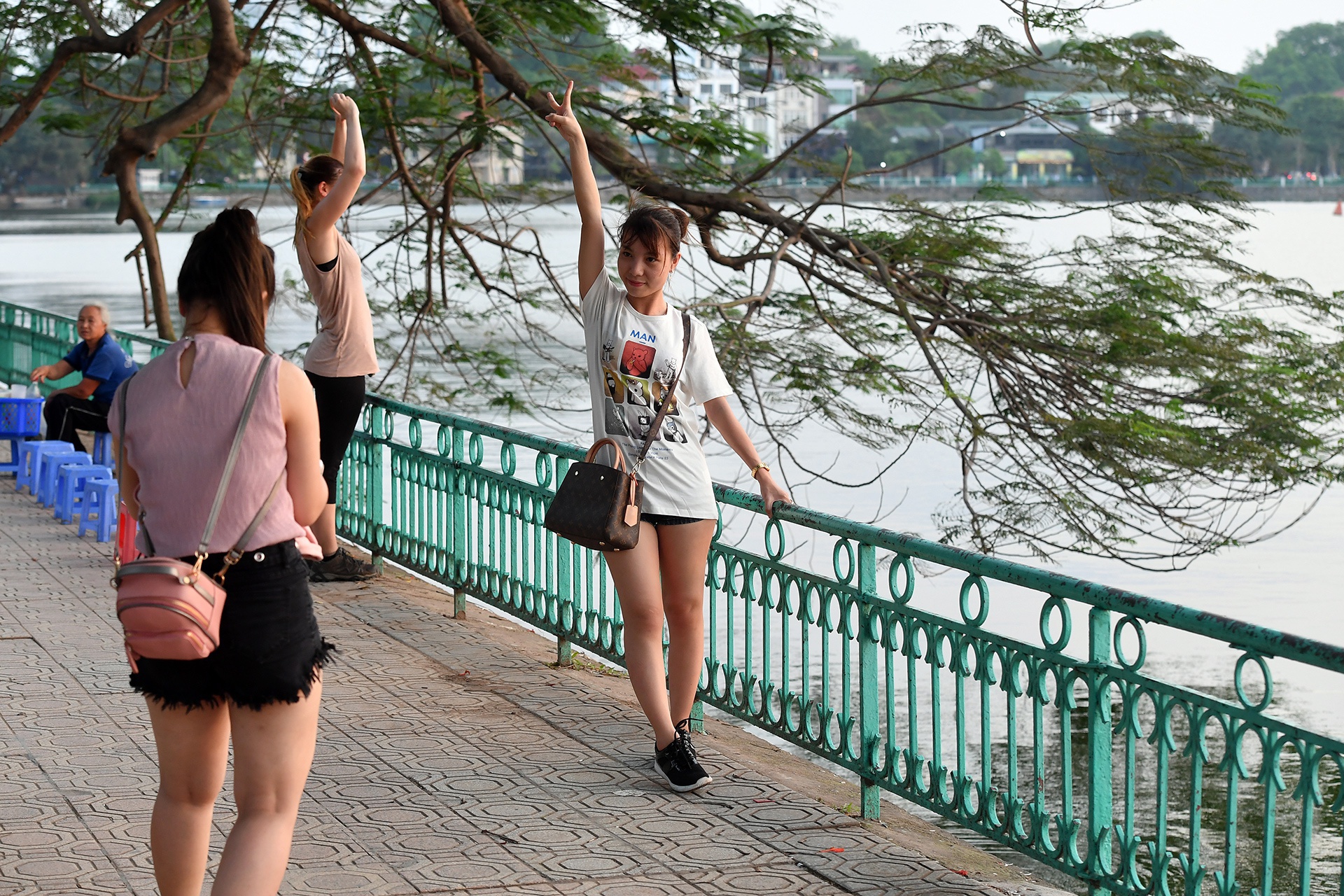 Hồ Tây - điểm đến vui chơi của nhiều người trẻ, cả Việt Nam lẫn nước ngoài - trong bức ảnh chụp năm 2018. Ảnh: Đoàn Tùng.