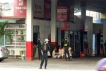 NÓNG: Cảnh sát cơ động phong tỏa cây xăng Vân Trúc ở TP Thuận An