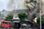 Nhà hàng bốc cháy ngùn ngụt ở Thảo Điền