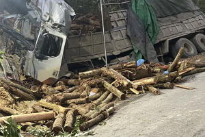 Hiện trường vụ tai nạn kinh hoàng khiến 7 người chết ở Thanh Hóa