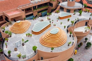 Mục sở thị 'biệt phủ' bằng gốm 150 tỷ tại Hà Nội
