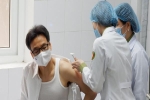 Phó Thủ tướng Vũ Đức Đam tiêm thử nghiệm vaccine phòng Covid-19 'made in Vietnam'