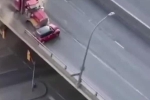 Clip: Ôtô bị xe tải ủn đi 500m, nữ tài xế thoát chết trong gang tấc