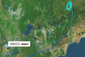 Máy bay từ TP.HCM đi Đà Lạt bay lượn hàng chục vòng trên không rồi quay lại Tân Sơn Nhất do thời tiết xấu