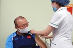 HLV Park Hang-seo cùng các cộng sự tiêm vắc-xin Covid-19