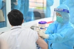 Phó Giám đốc BV Bạch Mai chỉ ra 4 dấu hiệu sau tiêm vắc xin COVID-19 cần được bác sĩ thăm khám
