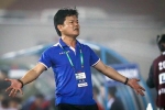 Nam Định bị chỉ trích chơi xấu, HLV Nguyễn Văn Sỹ đáp trả: 'Đội nào cũng đá vậy thôi'