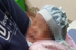 Hà Nội: Bé gái mới sinh bị bỏ rơi tại trạm y tế xã