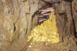 Lão nông tìm thấy 50 kg vàng trong khe núi: Tưởng vừa phát tài ngờ đâu lại phải ngồi tù!